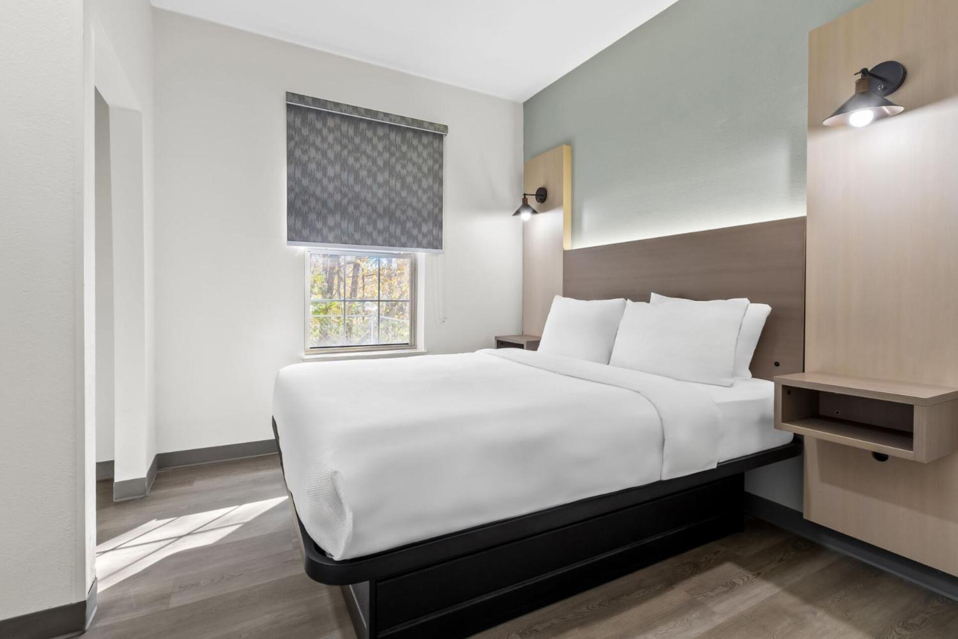 Efficiency Suite 3 Queen Beds or Accessibility Access Non Smoking,1635249295:JPEG