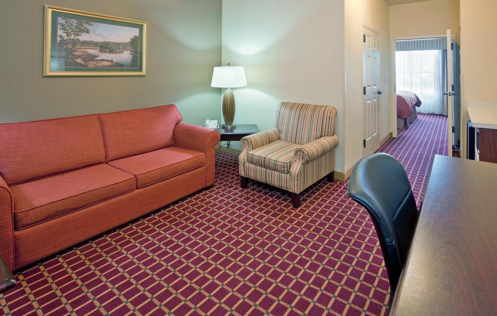 One-Bedroom King Suite Non-Smoking,1031680291:JPEG